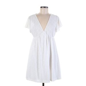 White layered v-neck dress size 8-10